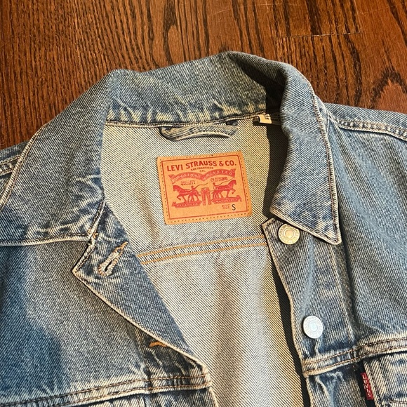 Levi’s Denim Jacket - Picture 3 of 3